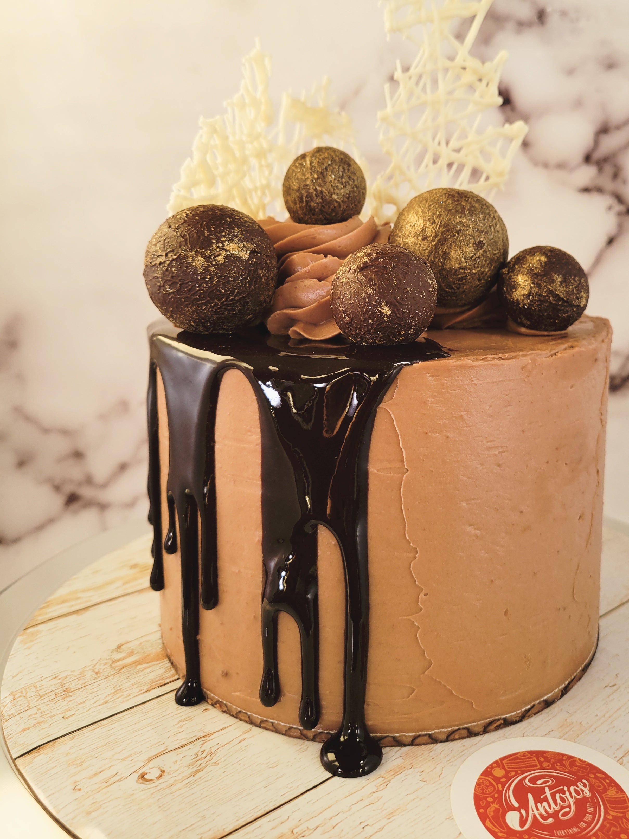 CUSTOM CAKES