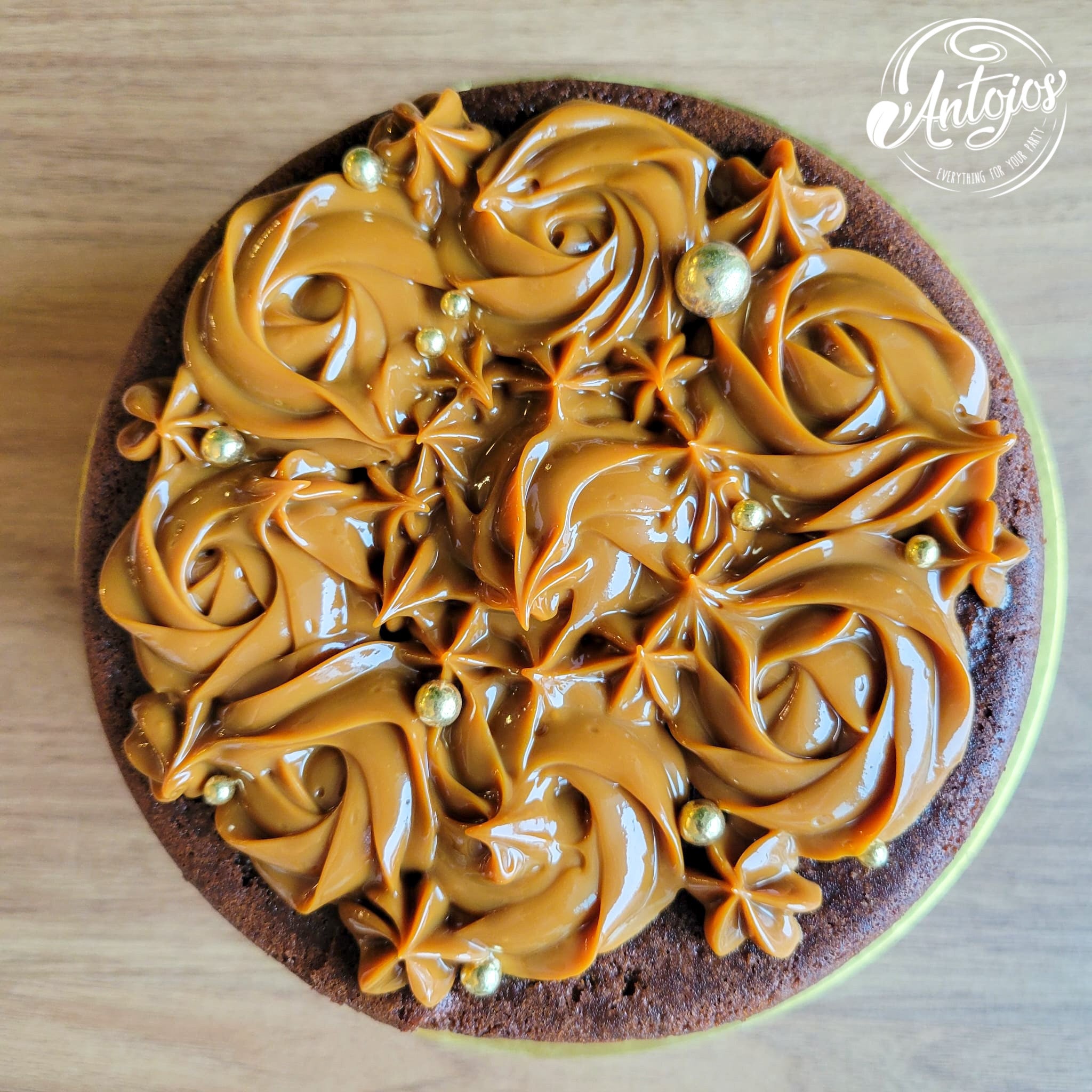 Torta de Chocolate relleno con Dulce de Leche 6inch (Sin Cobertura/ONLY PICK UP)