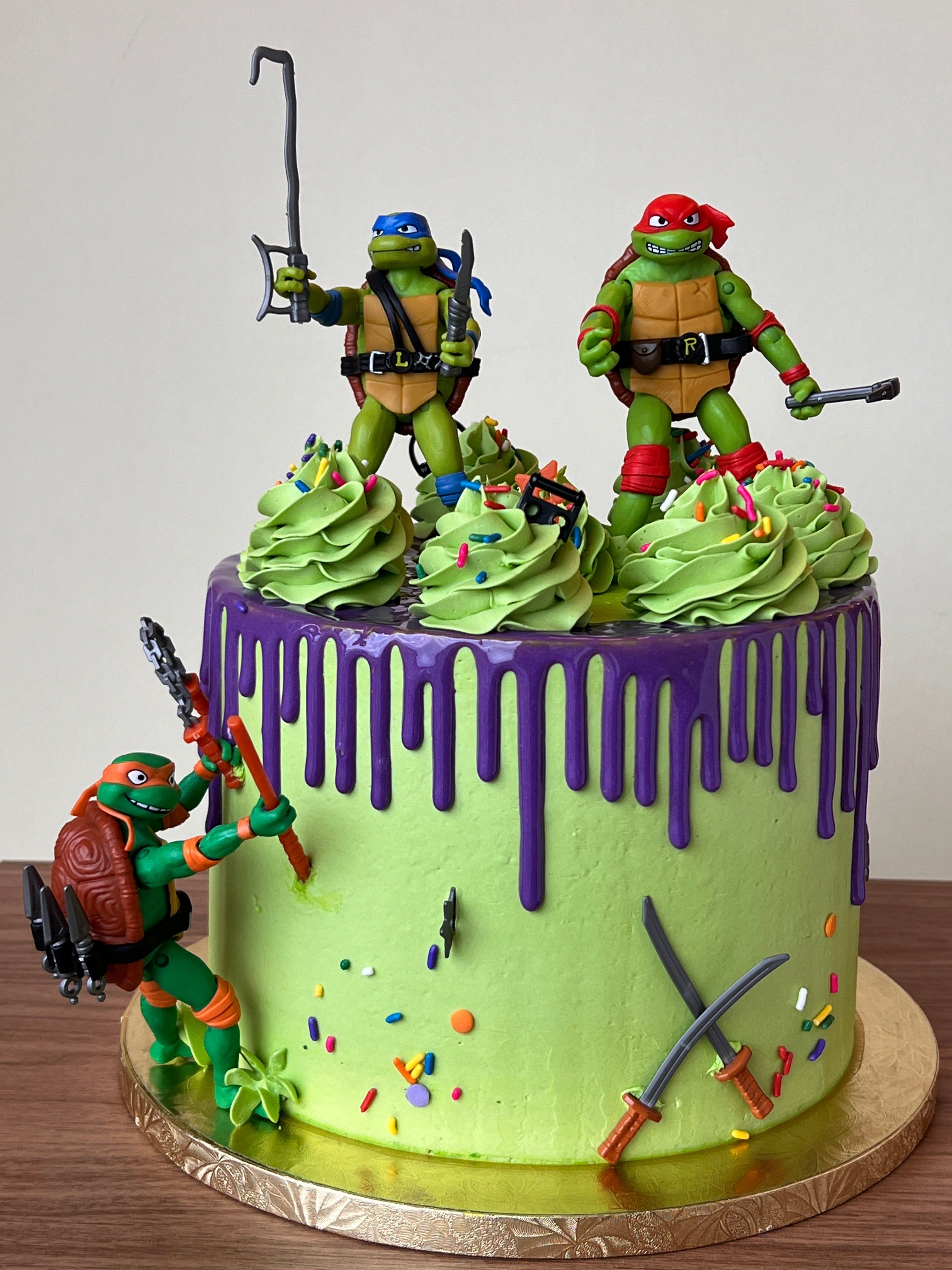 CUSTOM CAKES