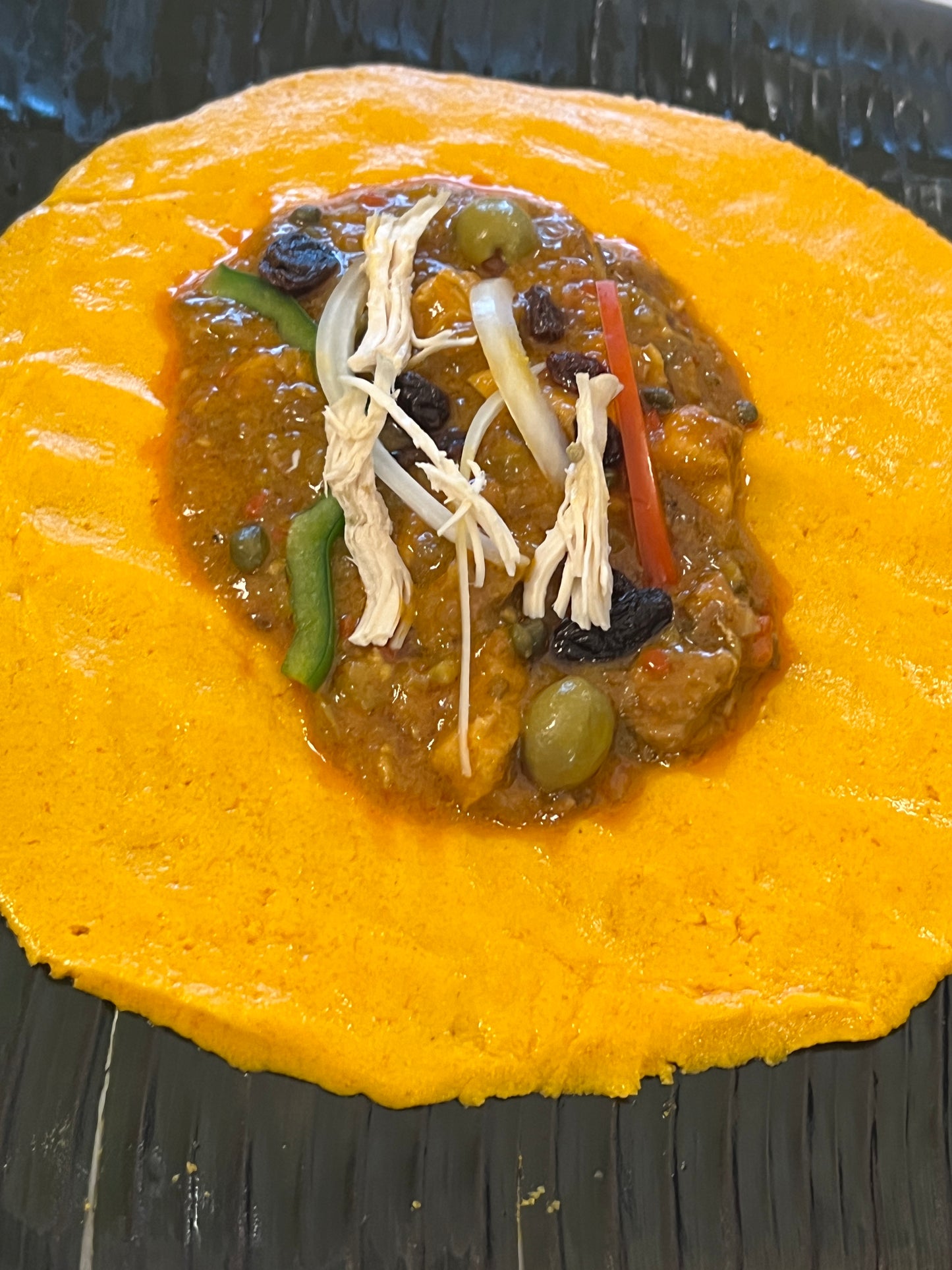 HALLACA MIXTA (Pollo/Res/Cerdo)