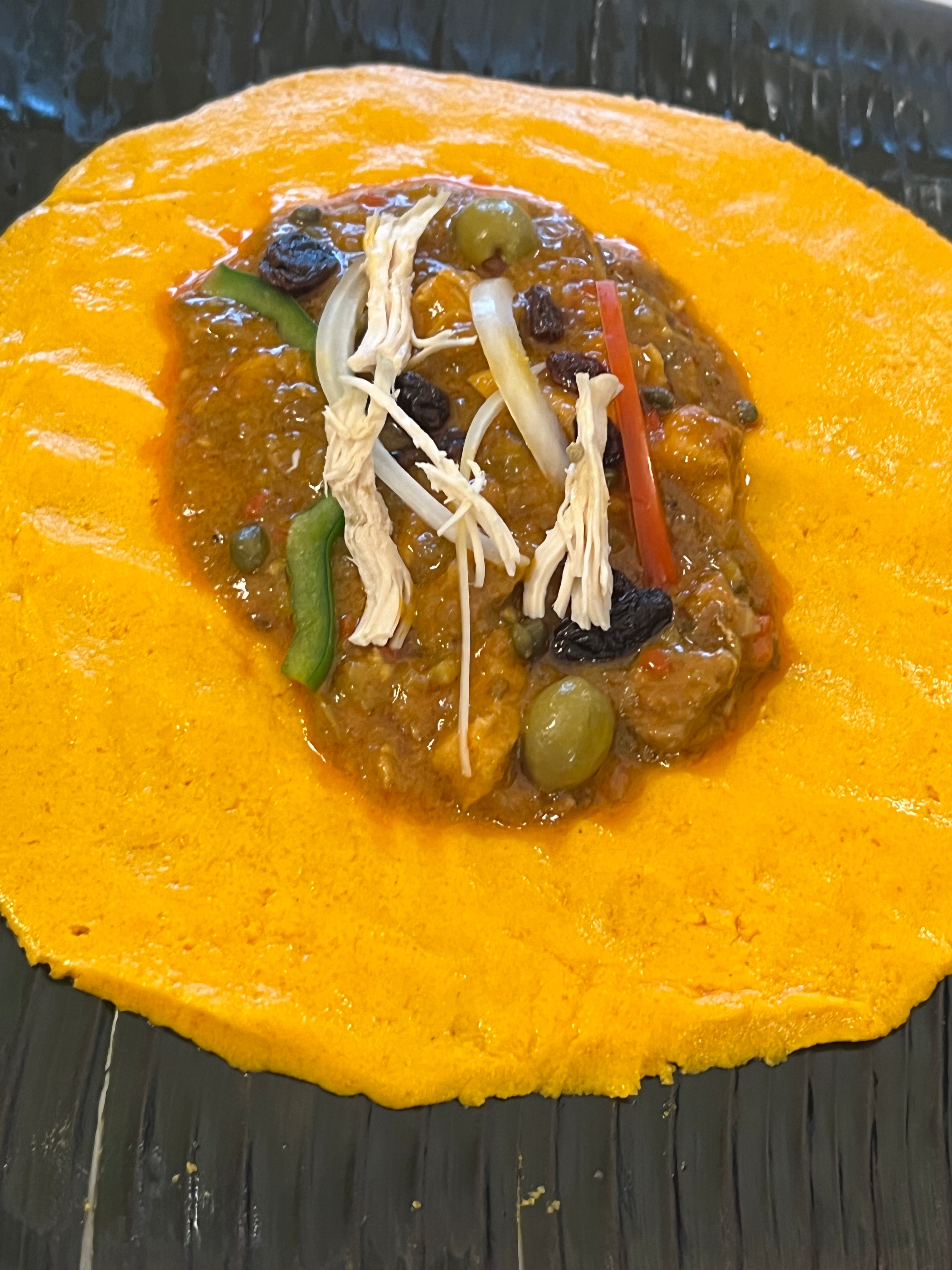 HALLACA MIXTA (Pollo/Res/Cerdo)